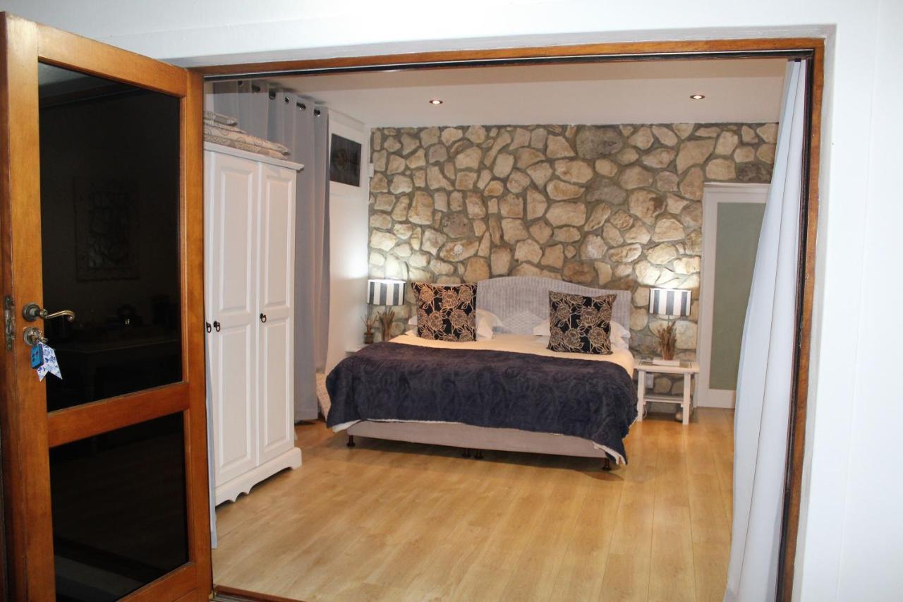 Kleinzee Oceanfront Guesthouse Gansbaai Eksteriør billede