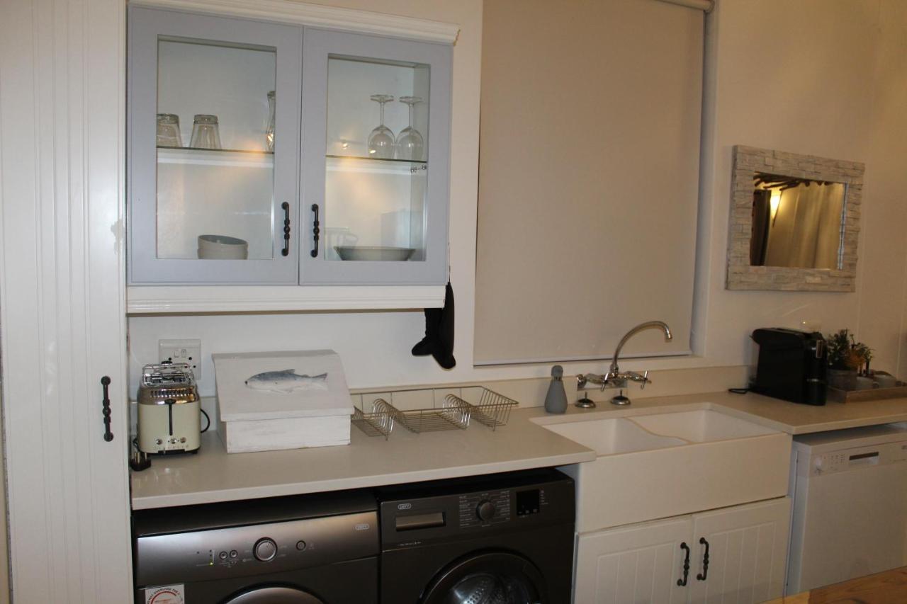 Kleinzee Oceanfront Guesthouse Gansbaai Eksteriør billede
